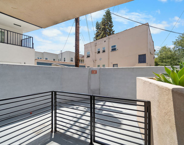 8532 Cashio Street - Photo Thumbnail 27