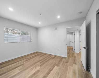 8532 Cashio Street - Photo Thumbnail 21