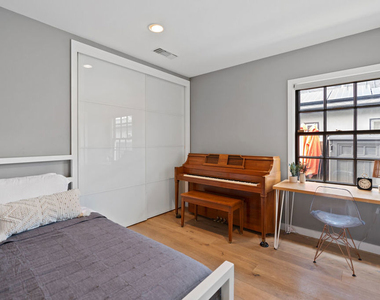 12939 Dickens Street - Photo Thumbnail 17