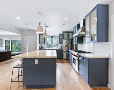 12939 Dickens Street - Photo Thumbnail 6
