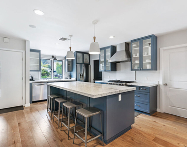 12939 Dickens Street - Photo Thumbnail 5