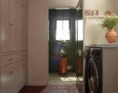 5662 Berkshire Drive - Photo Thumbnail 13