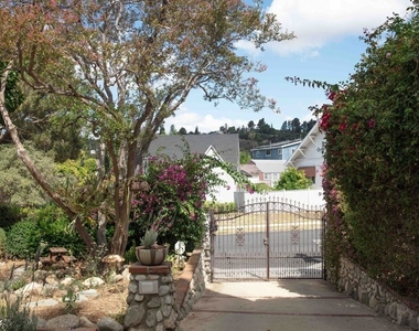 5662 Berkshire Drive - Photo Thumbnail 33