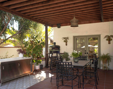 5662 Berkshire Drive - Photo Thumbnail 23