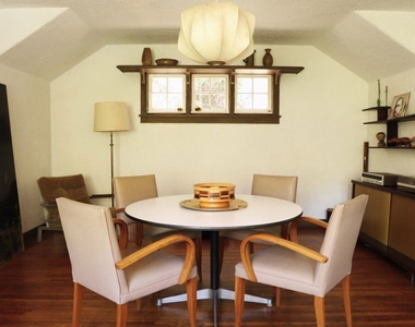 8012 Lark Lane - Photo Thumbnail 13