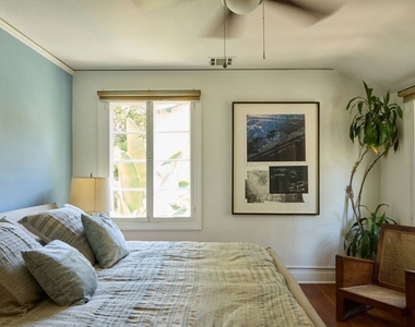 8012 Lark Lane - Photo Thumbnail 27