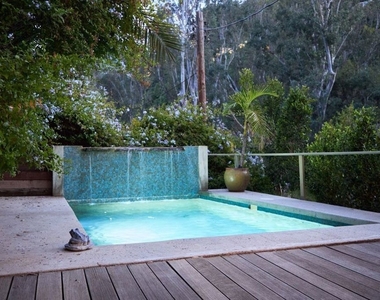 8012 Lark Lane - Photo Thumbnail 33