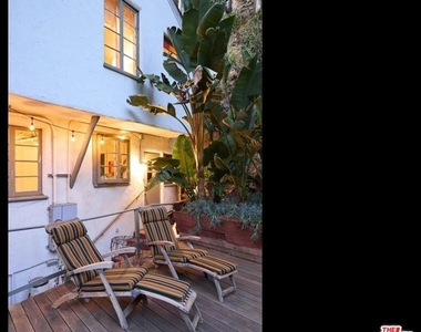 8012 Lark Lane - Photo Thumbnail 32