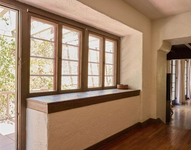 8012 Lark Lane - Photo Thumbnail 12