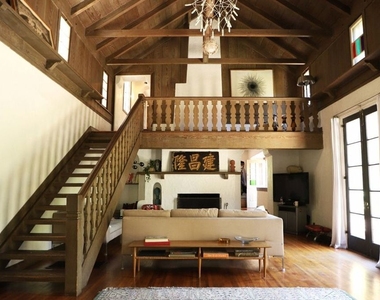 8012 Lark Lane - Photo Thumbnail 18