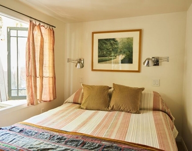 8012 Lark Lane - Photo Thumbnail 5