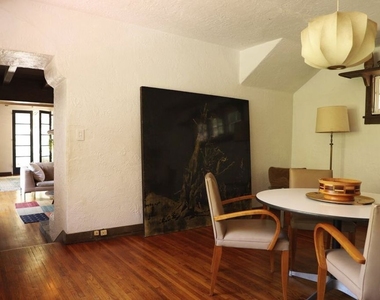 8012 Lark Lane - Photo Thumbnail 15