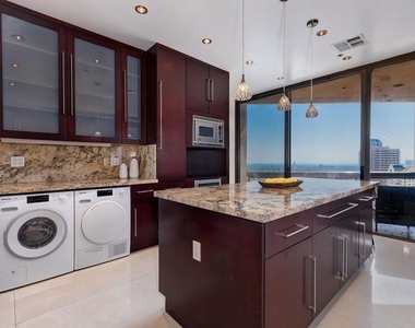 10430 Wilshire Boulevard - Photo Thumbnail 17