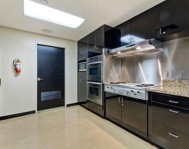 10430 Wilshire Boulevard - Photo Thumbnail 37