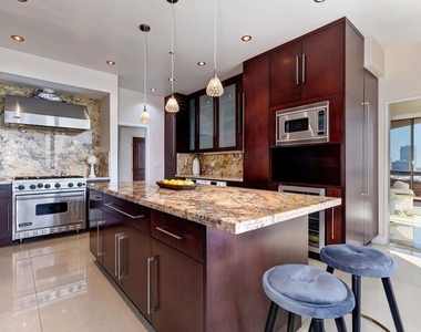 10430 Wilshire Boulevard - Photo Thumbnail 15