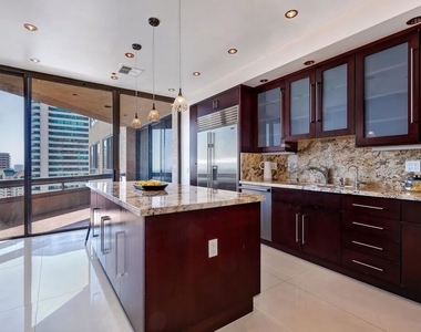 10430 Wilshire Boulevard - Photo Thumbnail 13