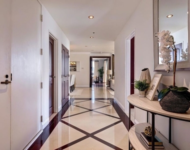 10430 Wilshire Boulevard - Photo Thumbnail 11