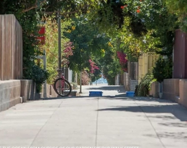 119 Paloma Avenue - Photo Thumbnail 15