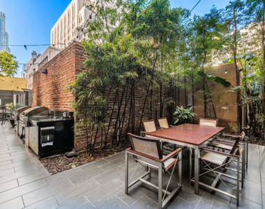 460 S Spring Street - Photo Thumbnail 15