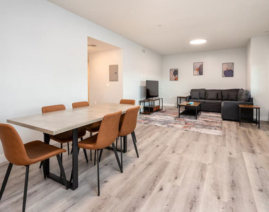 917 S Berendo Street - Photo Thumbnail 1