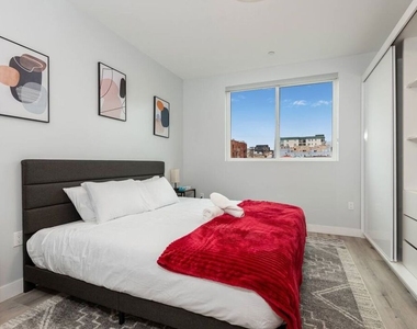 917 S Berendo Street - Photo Thumbnail 7