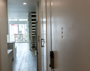 22 Navy Street - Photo Thumbnail 4