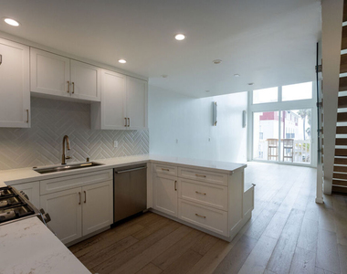 22 Navy Street - Photo Thumbnail 8