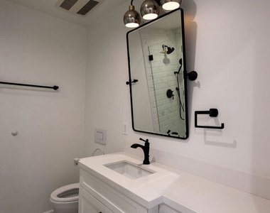 22 Navy Street - Photo Thumbnail 6