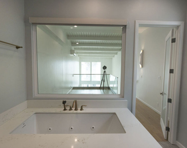 22 Navy Street - Photo Thumbnail 19