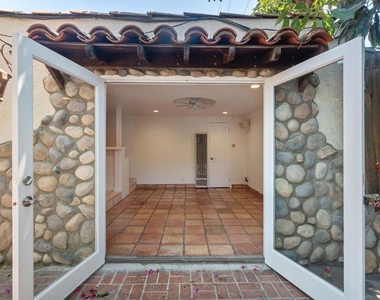 2347 Glendon Avenue - Photo Thumbnail 13
