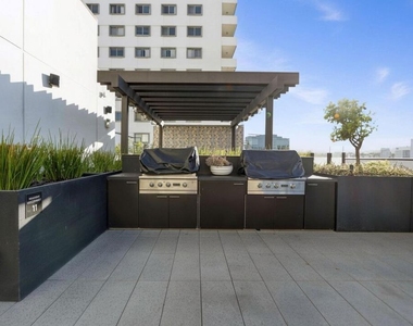 10777 Wilshire Boulevard - Photo Thumbnail 12