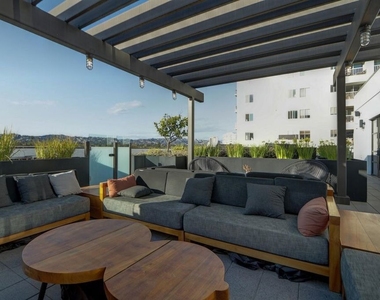 10777 Wilshire Boulevard - Photo Thumbnail 11