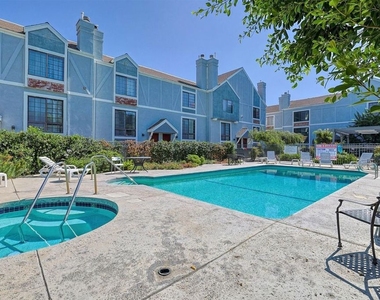 18100 Burbank Boulevard - Photo Thumbnail 20