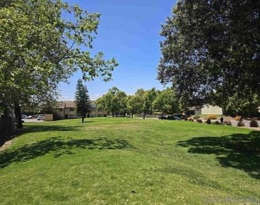 10135 Peaceful Ct - Photo Thumbnail 7