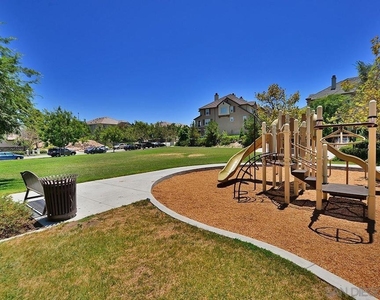 1444 Canvas - Photo Thumbnail 39