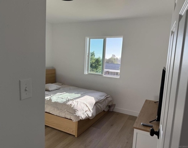 664 Carefree Dr - Photo Thumbnail 16