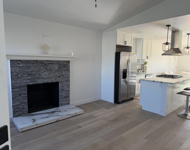 664 Carefree Dr - Photo Thumbnail 4