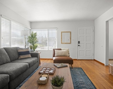 4614 Saratoga Ave - Photo Thumbnail 11