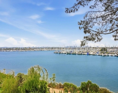 741 Rosecrans St - Photo Thumbnail 14