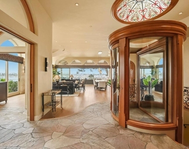 741 Rosecrans St - Photo Thumbnail 22