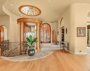 741 Rosecrans St - Photo Thumbnail 30