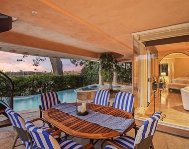 741 Rosecrans St - Photo Thumbnail 8