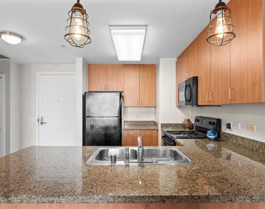 1080 Park - Photo Thumbnail 4