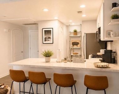 1501 India St - Photo Thumbnail 7