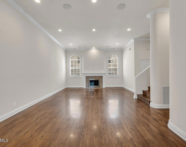 14234 Dickens Street - Photo Thumbnail 12