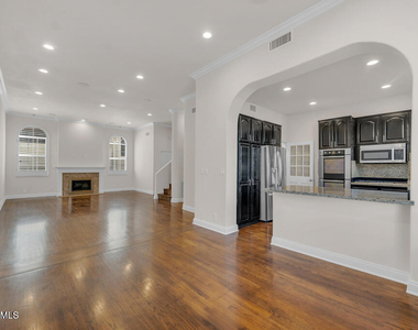 14234 Dickens Street - Photo Thumbnail 10