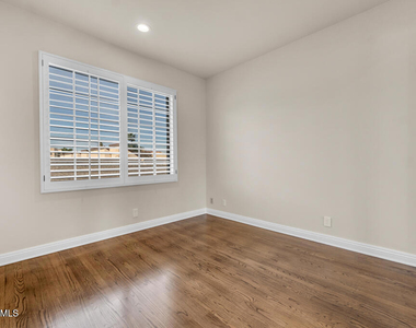 14234 Dickens Street - Photo Thumbnail 28