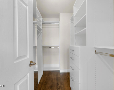 14234 Dickens Street - Photo Thumbnail 27