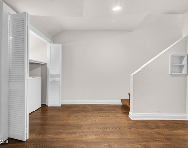 14234 Dickens Street - Photo Thumbnail 40
