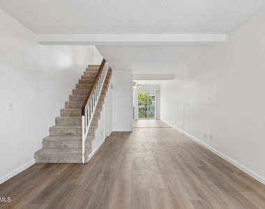 201 Ventura Road - Photo Thumbnail 5